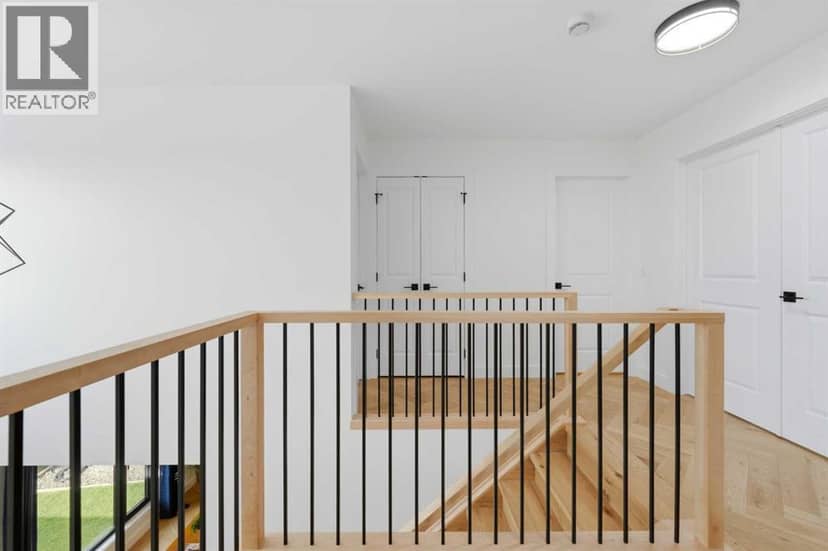 8 Strathlea Close SW — photo 26 of 40