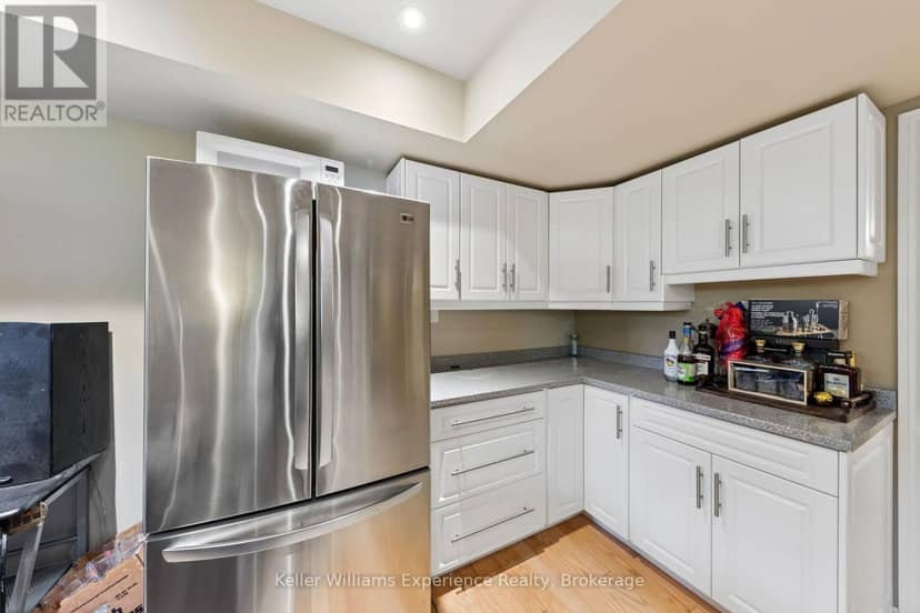 8 West Street — photo 16 of 36