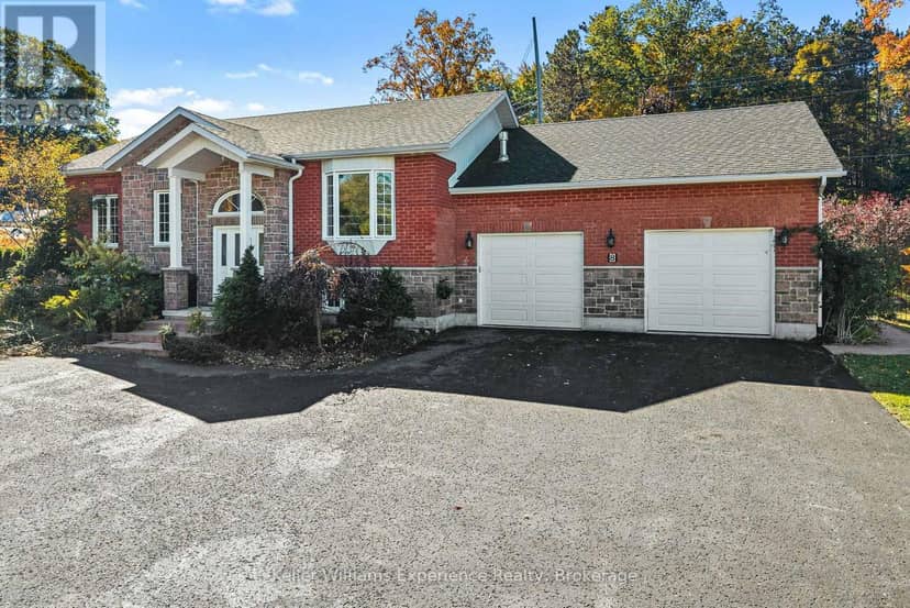 8 West Street, Penetanguishene, photo 2
