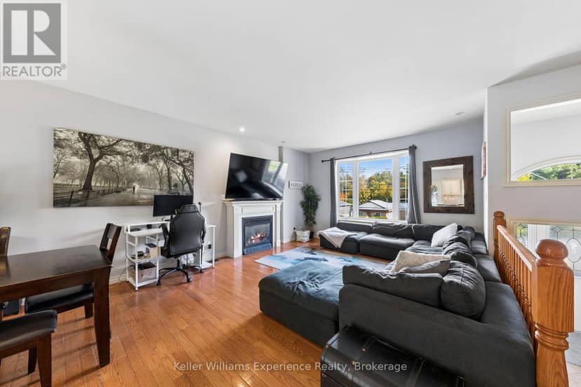 8 West Street, Penetanguishene, photo 6