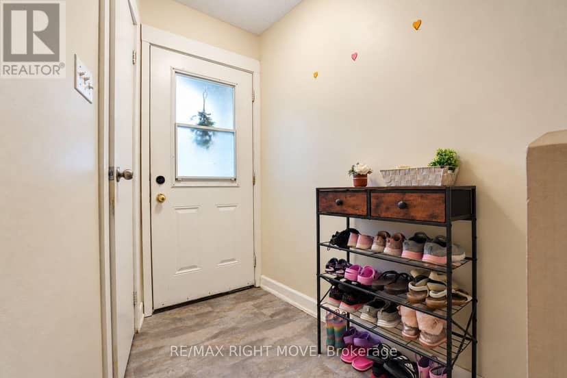 6 - 67 Fittons Road E — photo 14 of 33