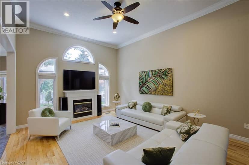 457 CARYNDALE Drive — photo 13 of 40