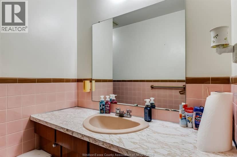 85 Lutsch AVENUE — photo 17 of 40