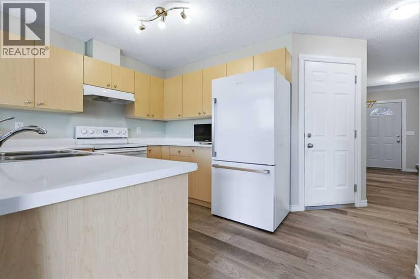 103, 760 Railway Gate SW — photo 9 of 39