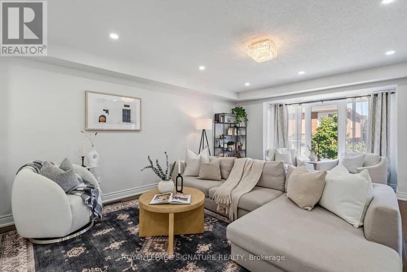 3195 Munson Crescent, Burlington, photo 2