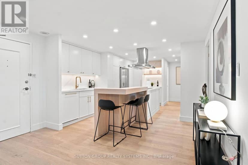 1504 - 812 Burnhamthorpe Road, Toronto