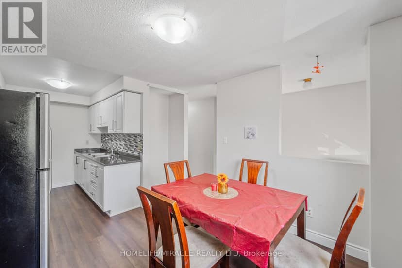 45 Lincoln Court, Brampton, photo 8