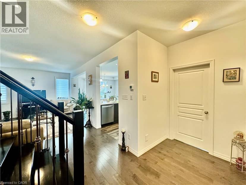 348 FREURE Drive, Cambridge, photo 7