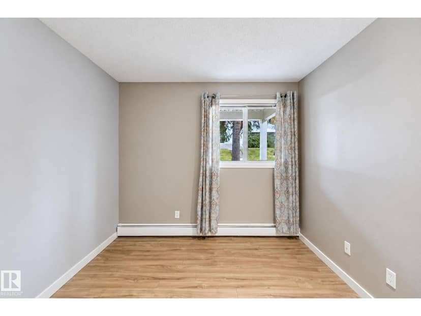 #101 340 Woodbridge WY — photo 17 of 37