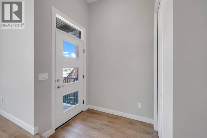 28 Tillotson Loop, Okotoks, photo 3