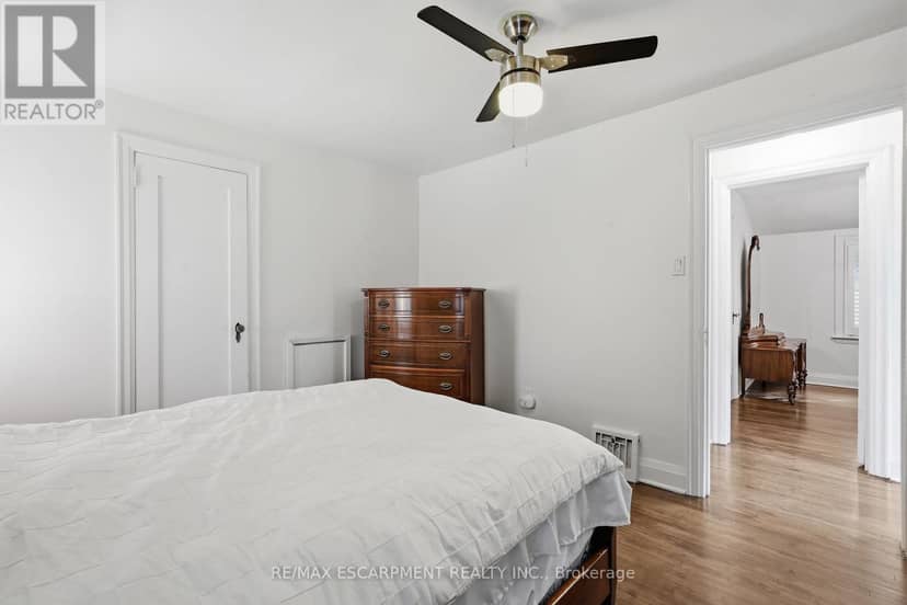 13 Allan Avenue — photo 14 of 27