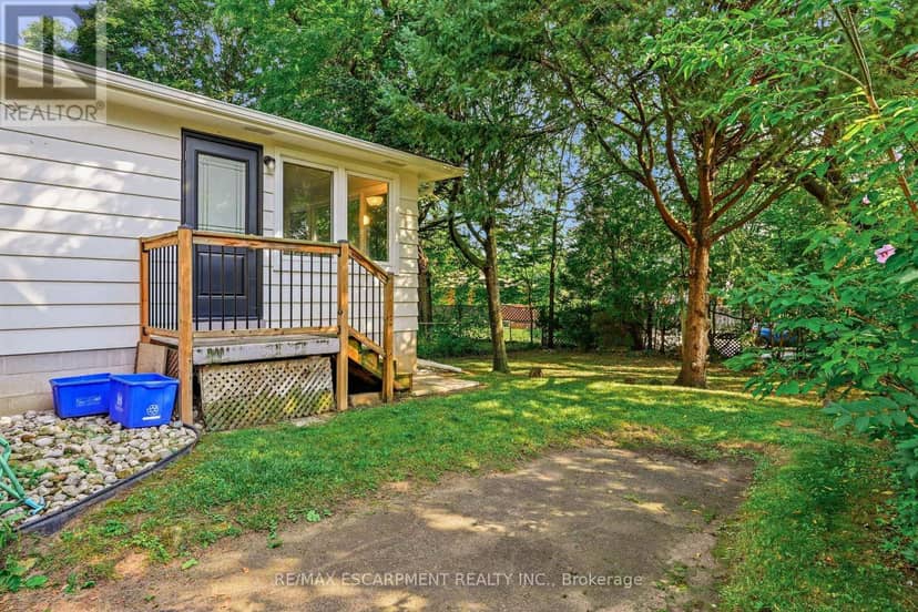 13 Allan Avenue — photo 19 of 27
