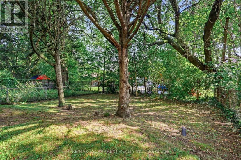 13 Allan Avenue — photo 21 of 27