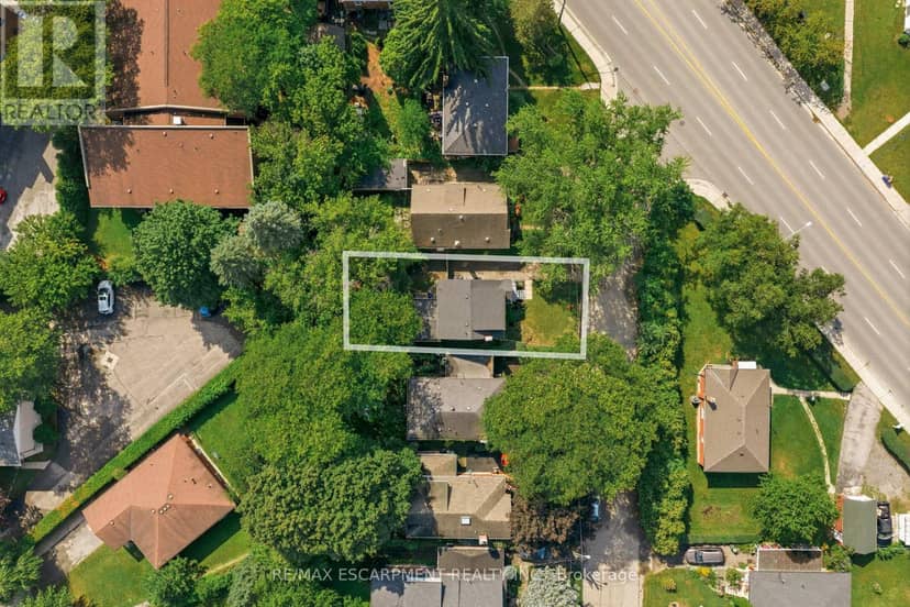13 Allan Avenue — photo 26 of 27