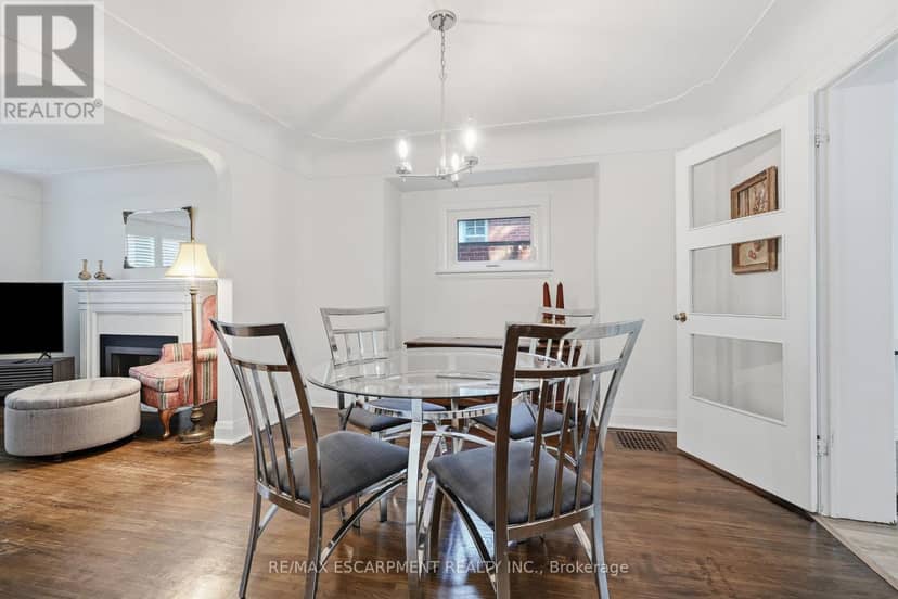 13 Allan Avenue — photo 9 of 27