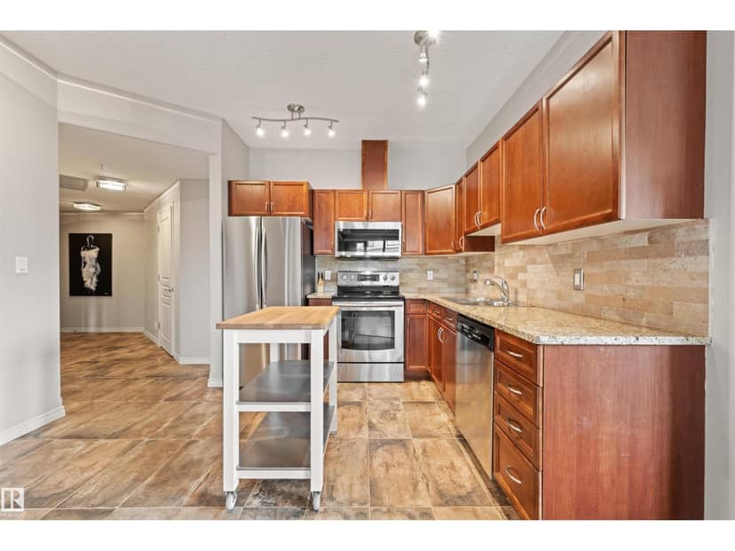 #904 10319 111 ST NW, Edmonton, photo 2