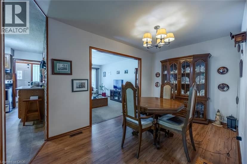 78 PARKER Drive — photo 12 of 33