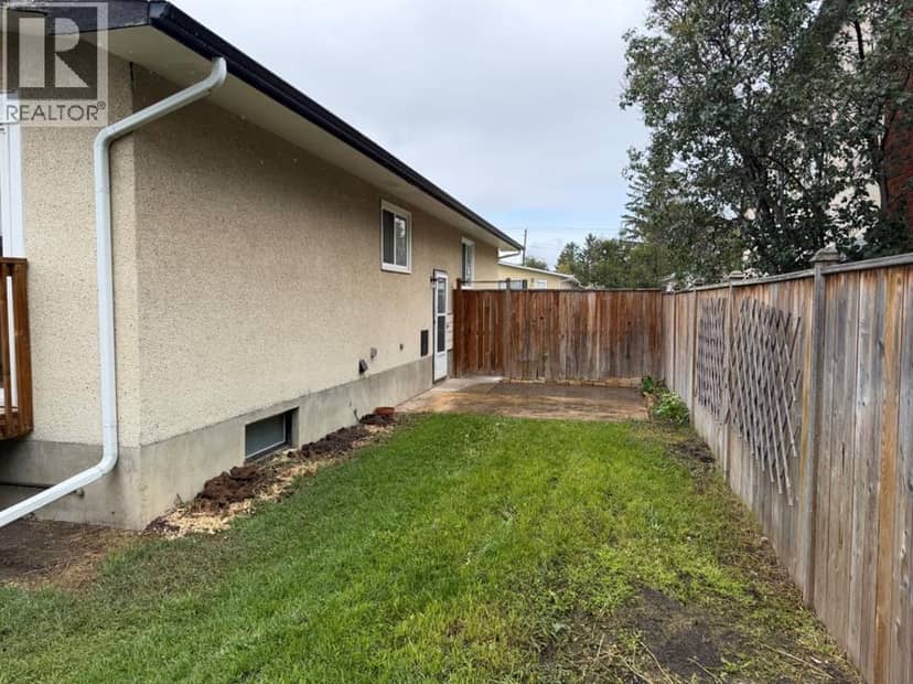 9 Wells Street, Red Deer, photo 2