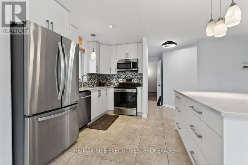 1543 Providence Crescent — photo 14 of 40