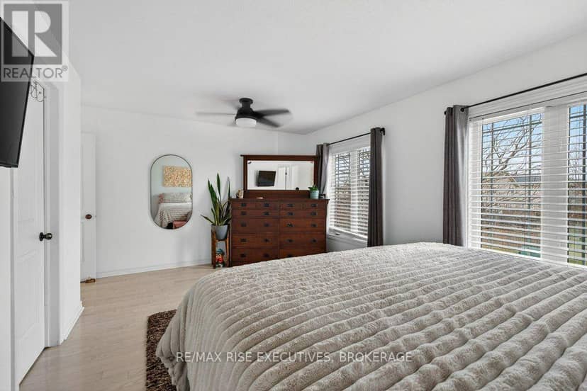 1543 Providence Crescent — photo 20 of 40