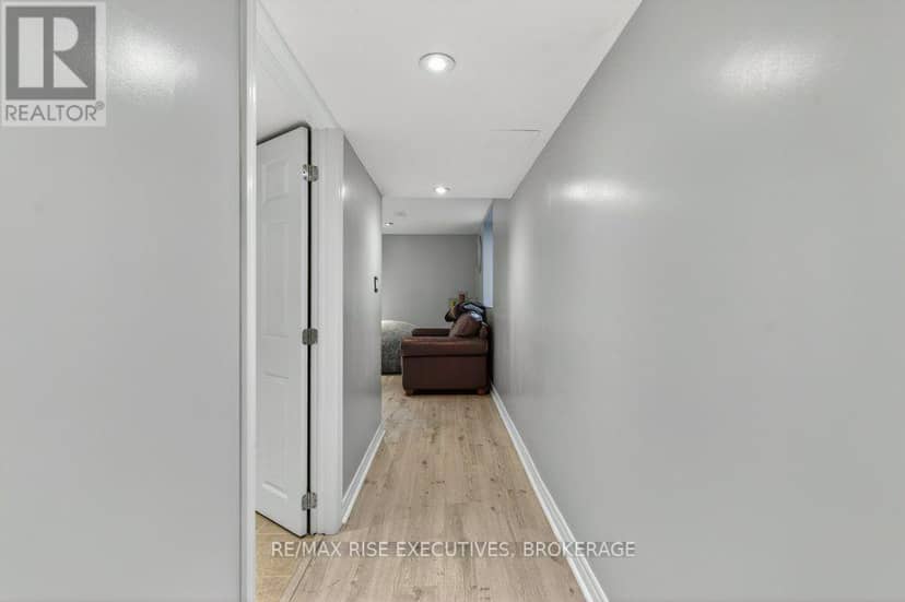 1543 Providence Crescent — photo 30 of 40