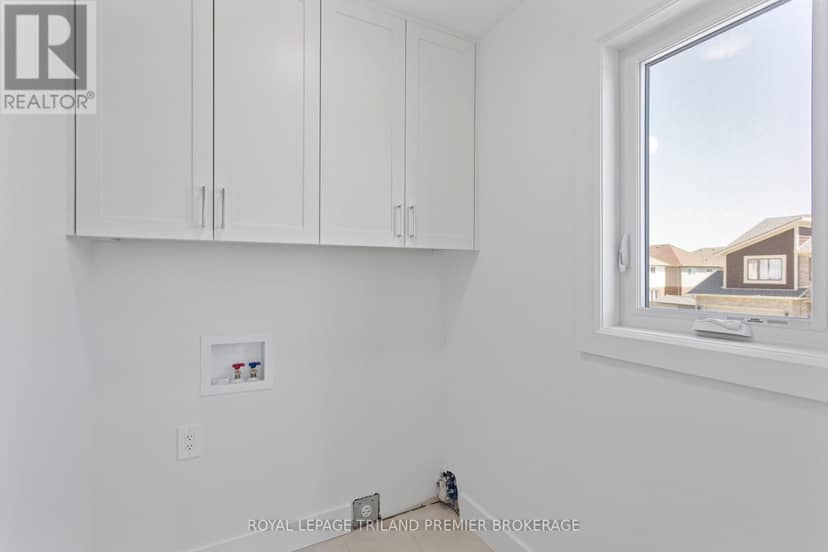 4349 Sagebrush Crescent — photo 33 of 34