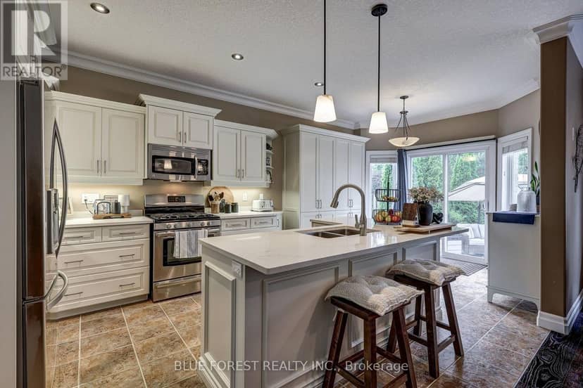 2058 Westpoint Heights — photo 16 of 40
