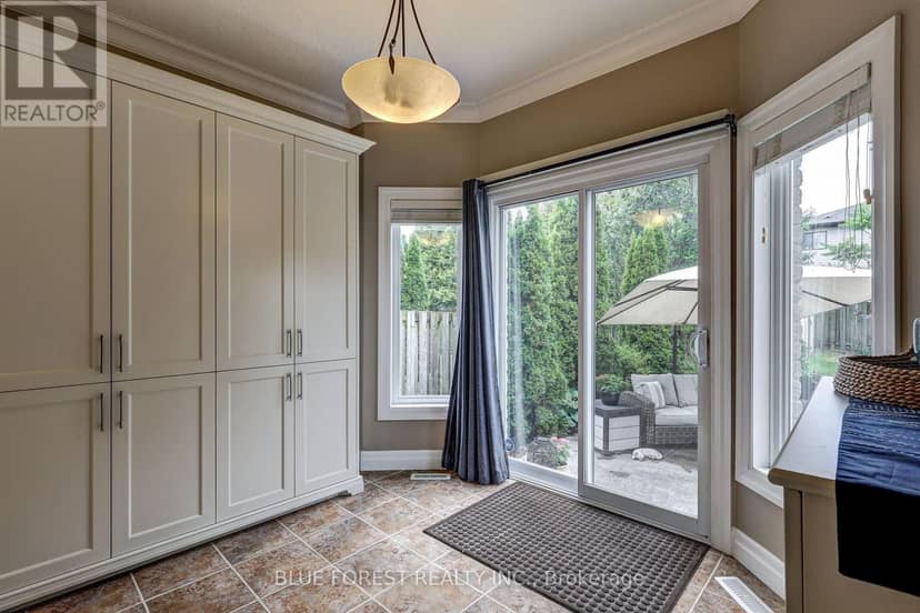 2058 Westpoint Heights — photo 22 of 40