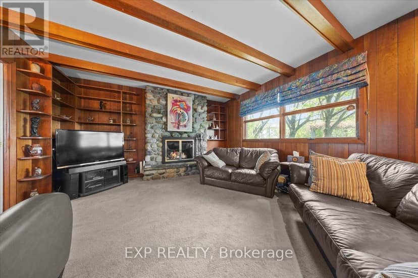 899 Dresden Crescent — photo 10 of 40