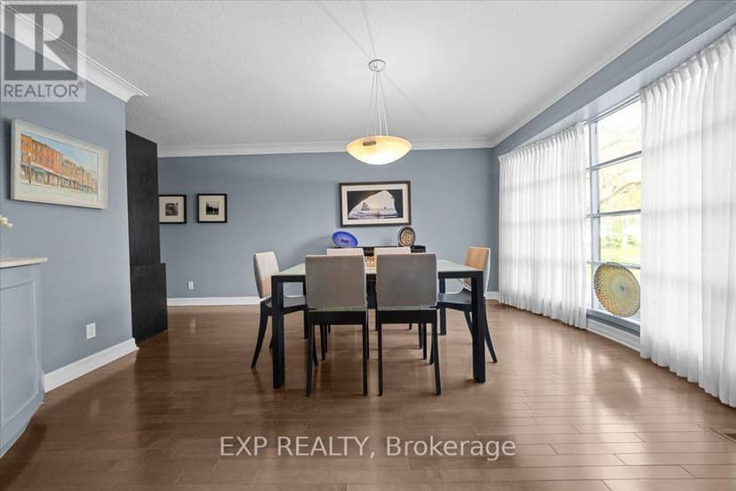 899 Dresden Crescent — photo 18 of 40