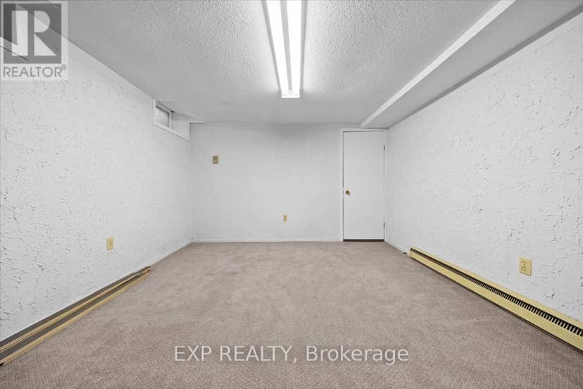 899 Dresden Crescent — photo 37 of 40