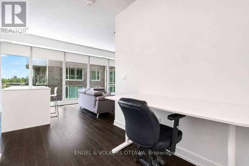 610 - 111 Champagne Avenue S — photo 12 of 40