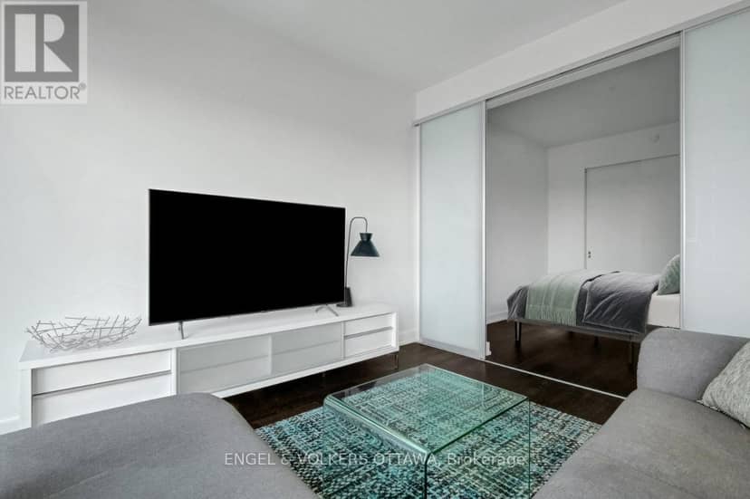 610 - 111 Champagne Avenue S — photo 15 of 40