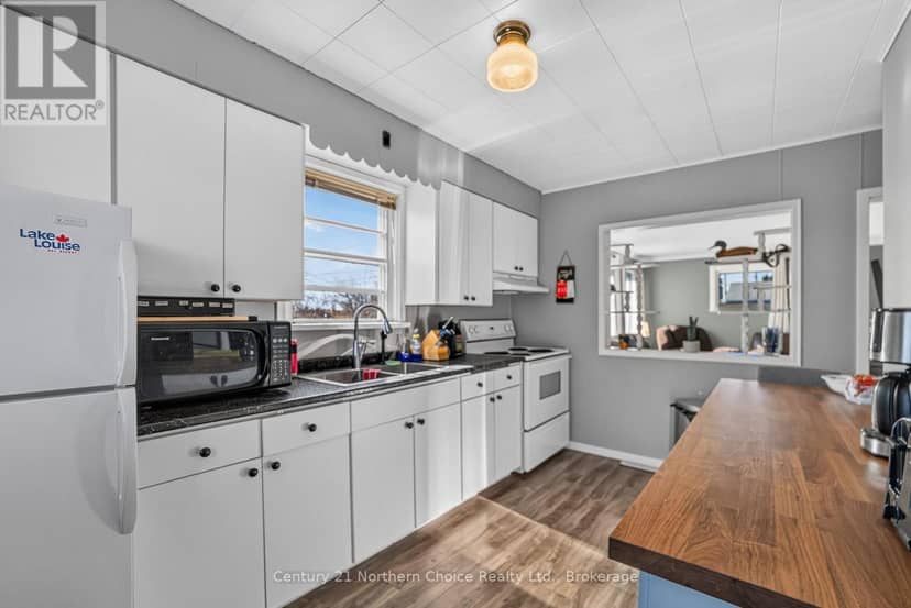 1038 1/2 Park Street — photo 11 of 39