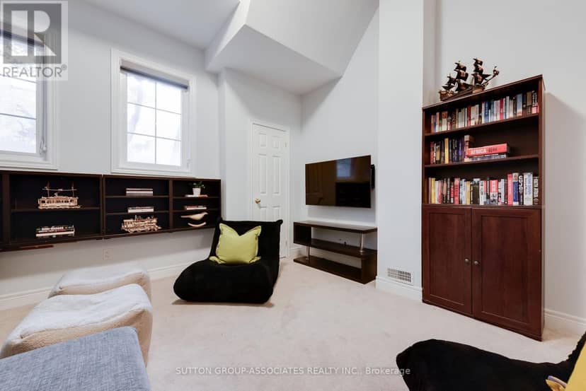 2B Alcina Avenue — photo 25 of 27