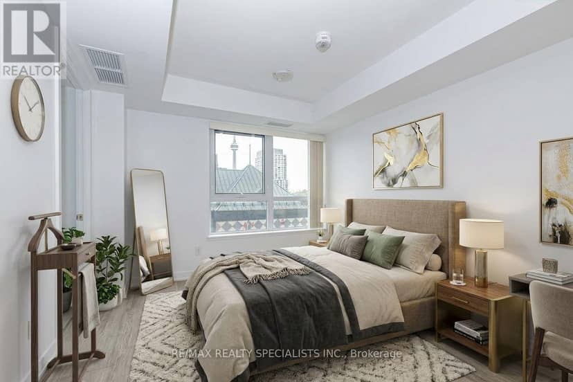 604 - 181 Huron Street — photo 14 of 21