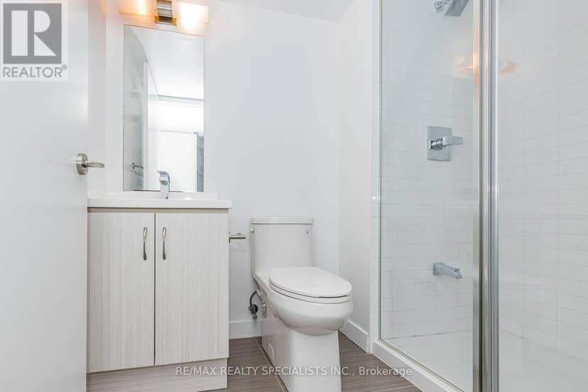 604 - 181 Huron Street — photo 15 of 21