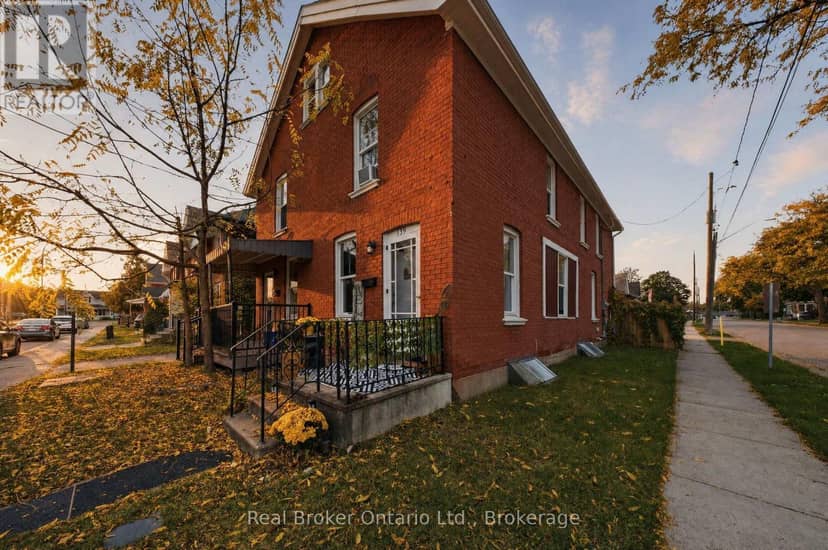 139 Superior Street, Brantford, photo 2