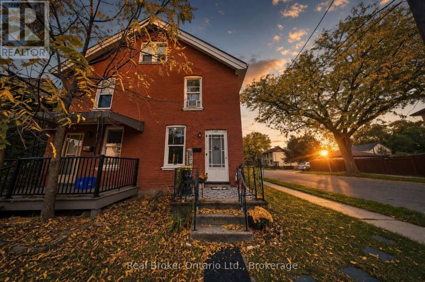 139 Superior Street, Brantford, photo 3