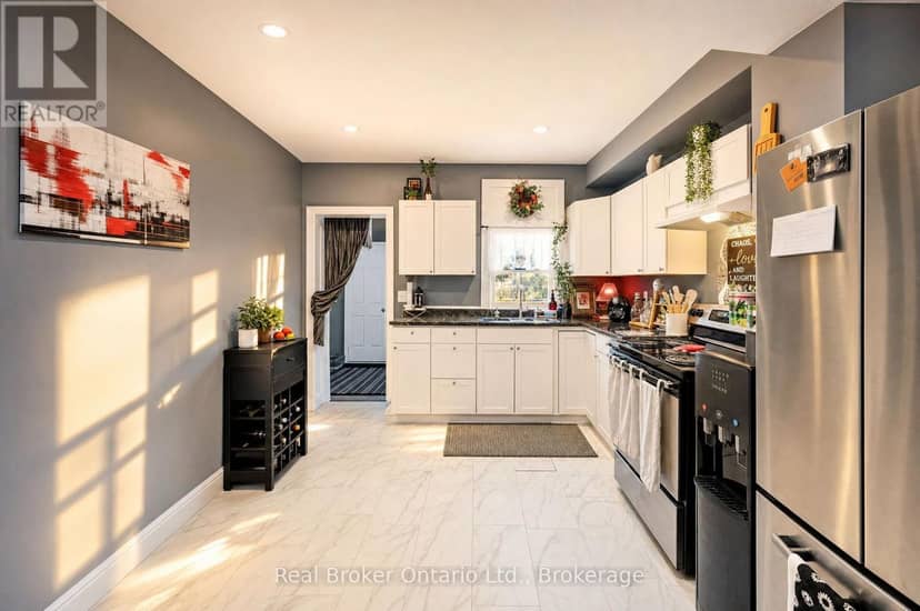 139 Superior Street, Brantford, photo 8
