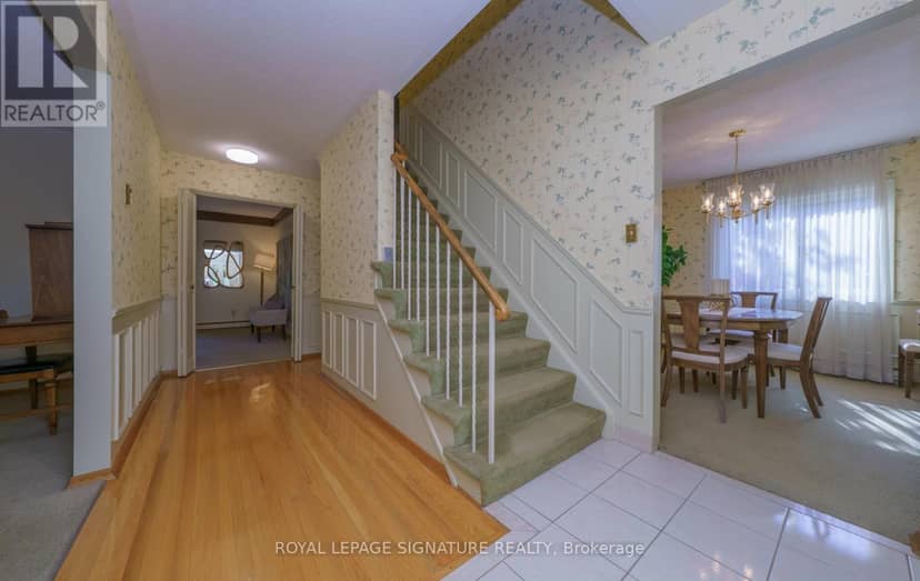 19 Castle Hill Drive, Toronto, photo 5