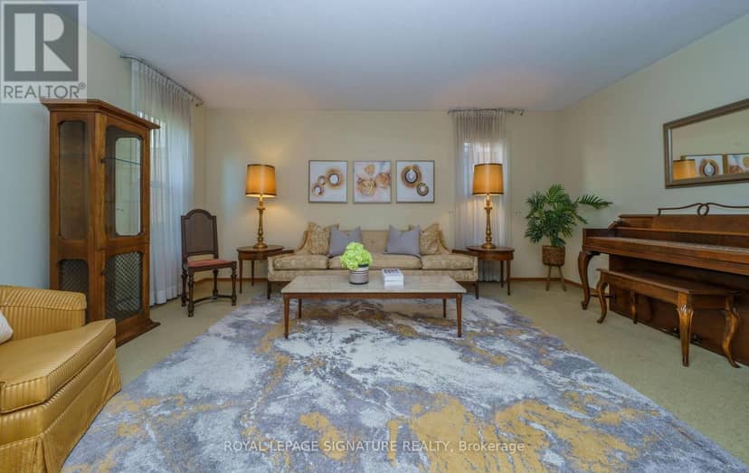 19 Castle Hill Drive, Toronto, photo 6