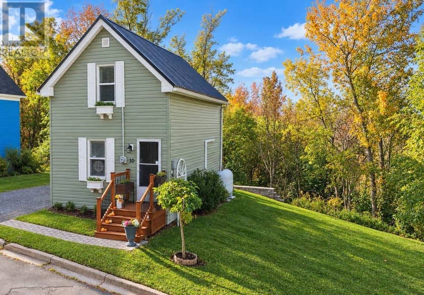 10 Oak Street, Trenton