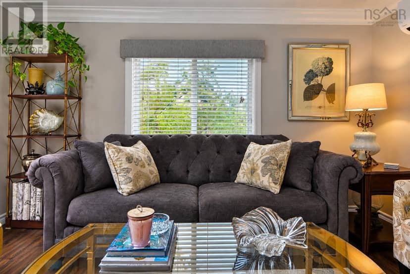 10 Oak Street — photo 9 of 31