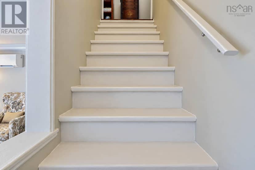 10 Oak Street — photo 13 of 31