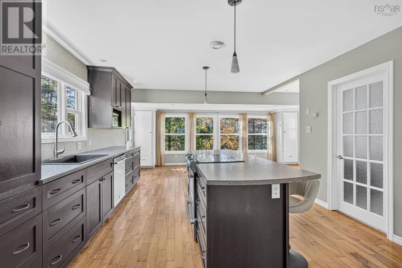 12 Buchanan Avenue — photo 14 of 29