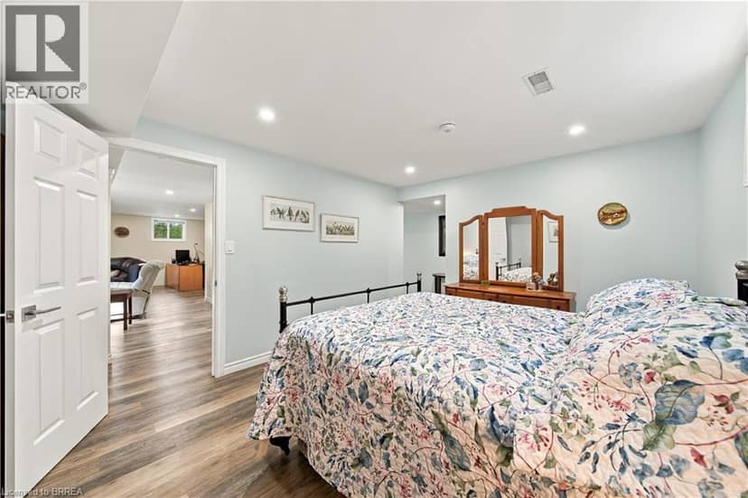 102 COURT Drive — photo 25 of 40