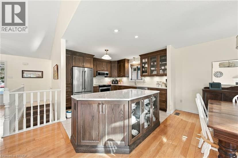 102 COURT Drive, Paris, photo 5