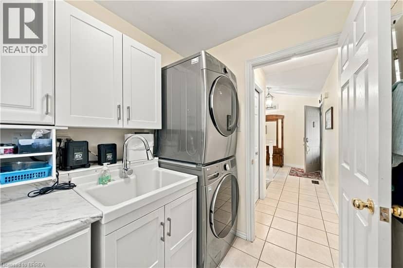 102 COURT Drive — photo 12 of 40