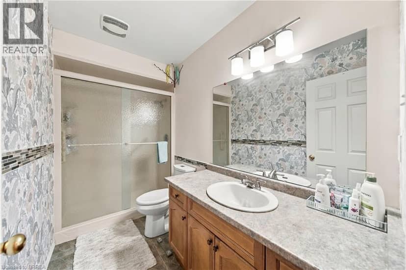 102 COURT Drive — photo 16 of 40